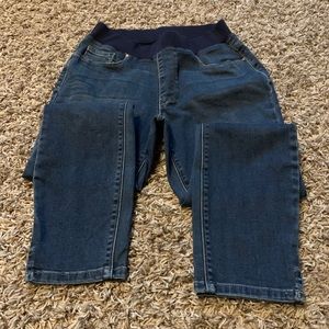 Boston Proper size 4 Capri jeans